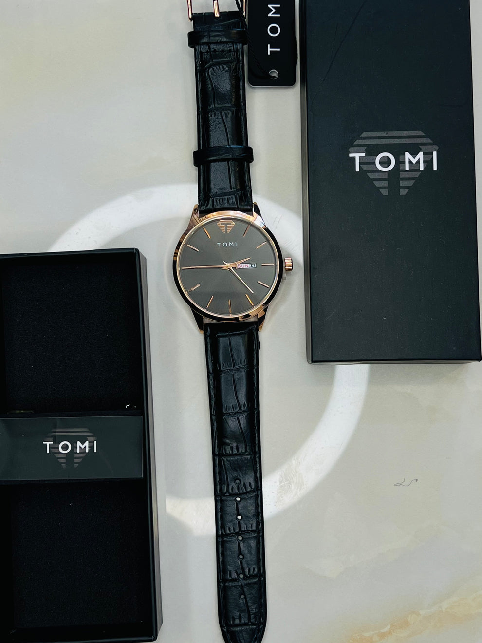 TOMI T-045 Day Date Quartz Wrist Watch For Men