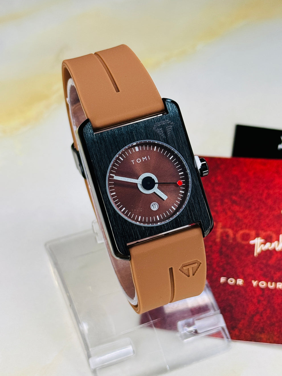 TOMI T-022 Magnet Lock Silicone Straps Tomi Tank Watch